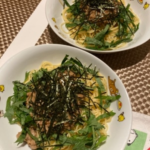 納豆と梅肉と大葉のさっぱりパスタ